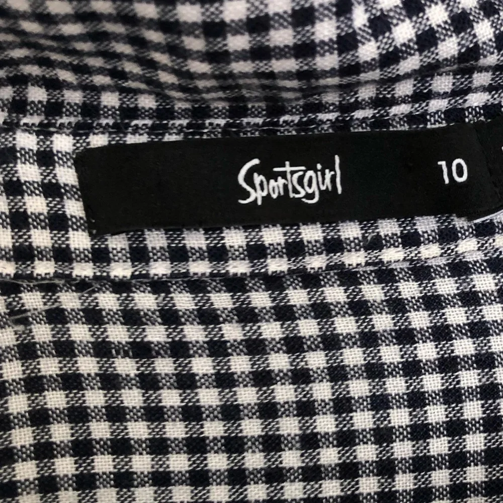 SPORTSGIRL black and white button shirt- size 10 - Picture 3 of 3